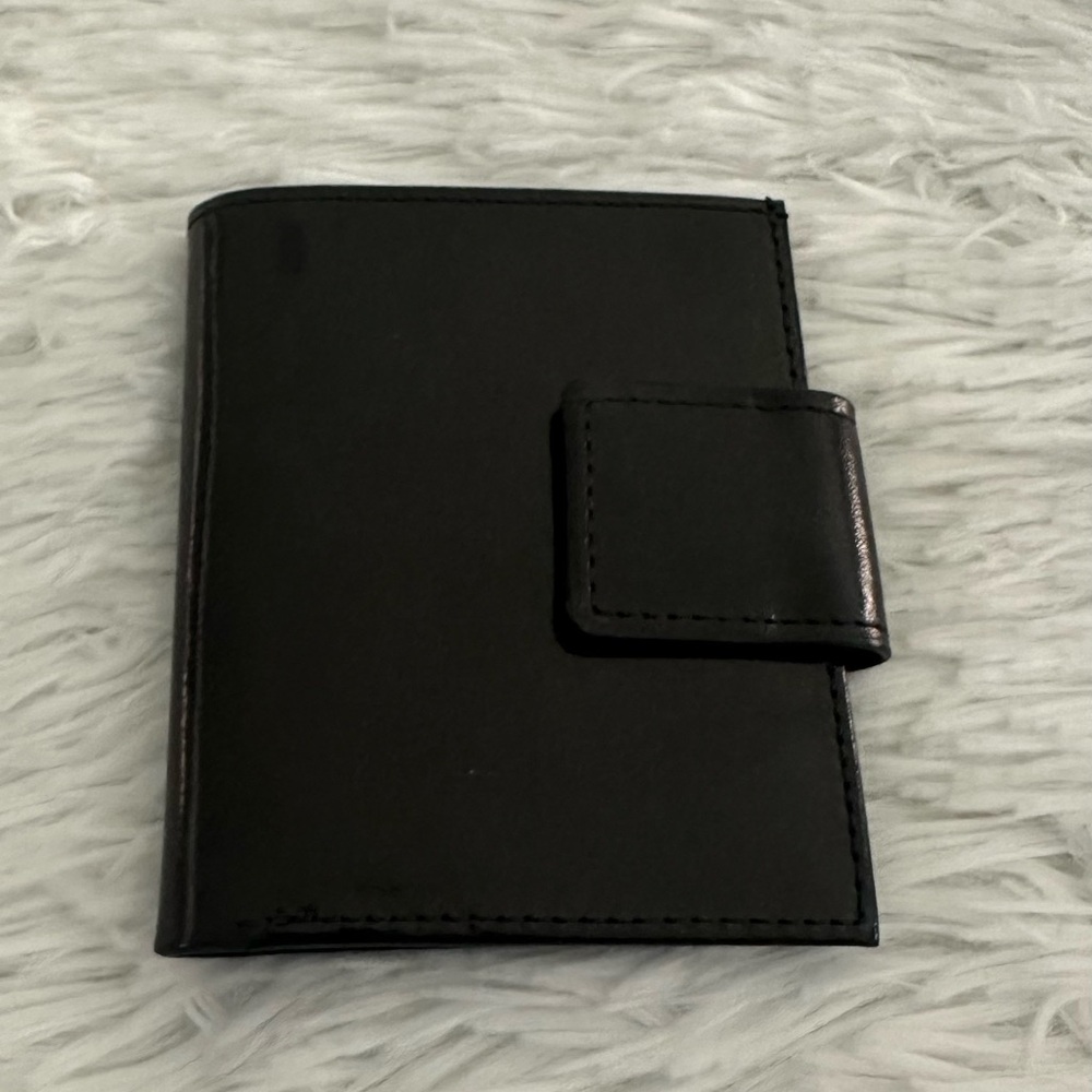 Abas Bifold Black Leather Snap Wallet‎